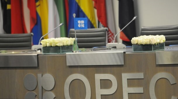 تثبیت تولید نفت اوپک‌پلاس در ۳ ماه نخست ۲۰۲۶