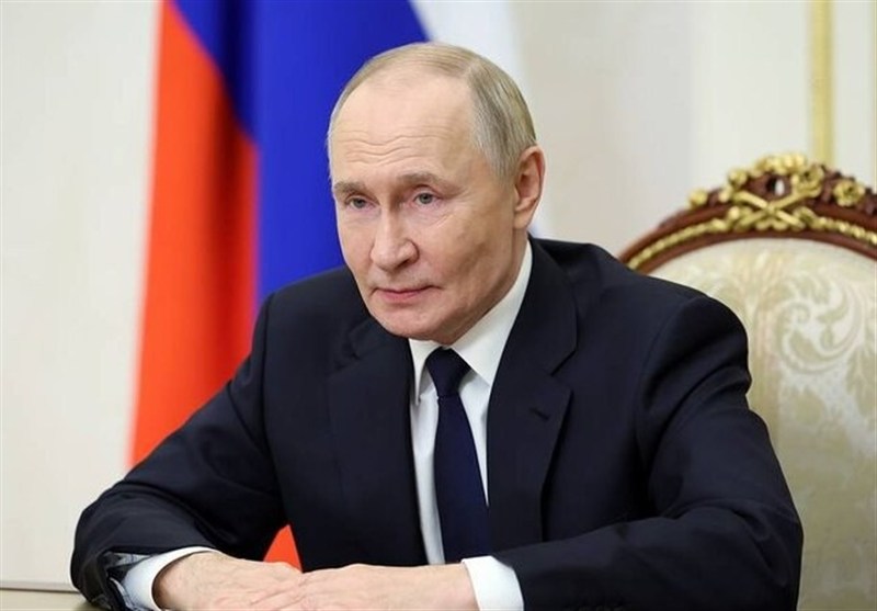 پوتین: باید کسانی که منافع ملی روسیه را تهدید می‌کنند، مهار کنیم