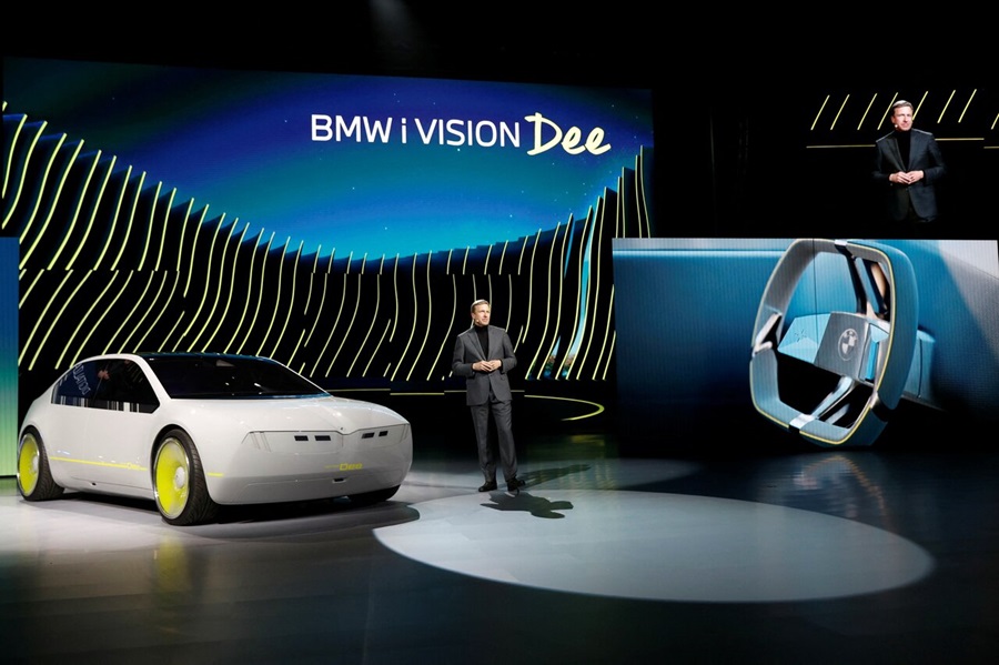 آینده خودروها همینجاست؛ BMW با فناوری بدنه‌ای که با احساسات شما تغییر رنگ می‌دهد