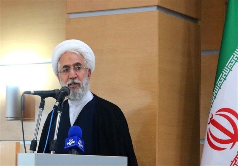 شکستن قداست مراکز علمی قابل قبول نیست