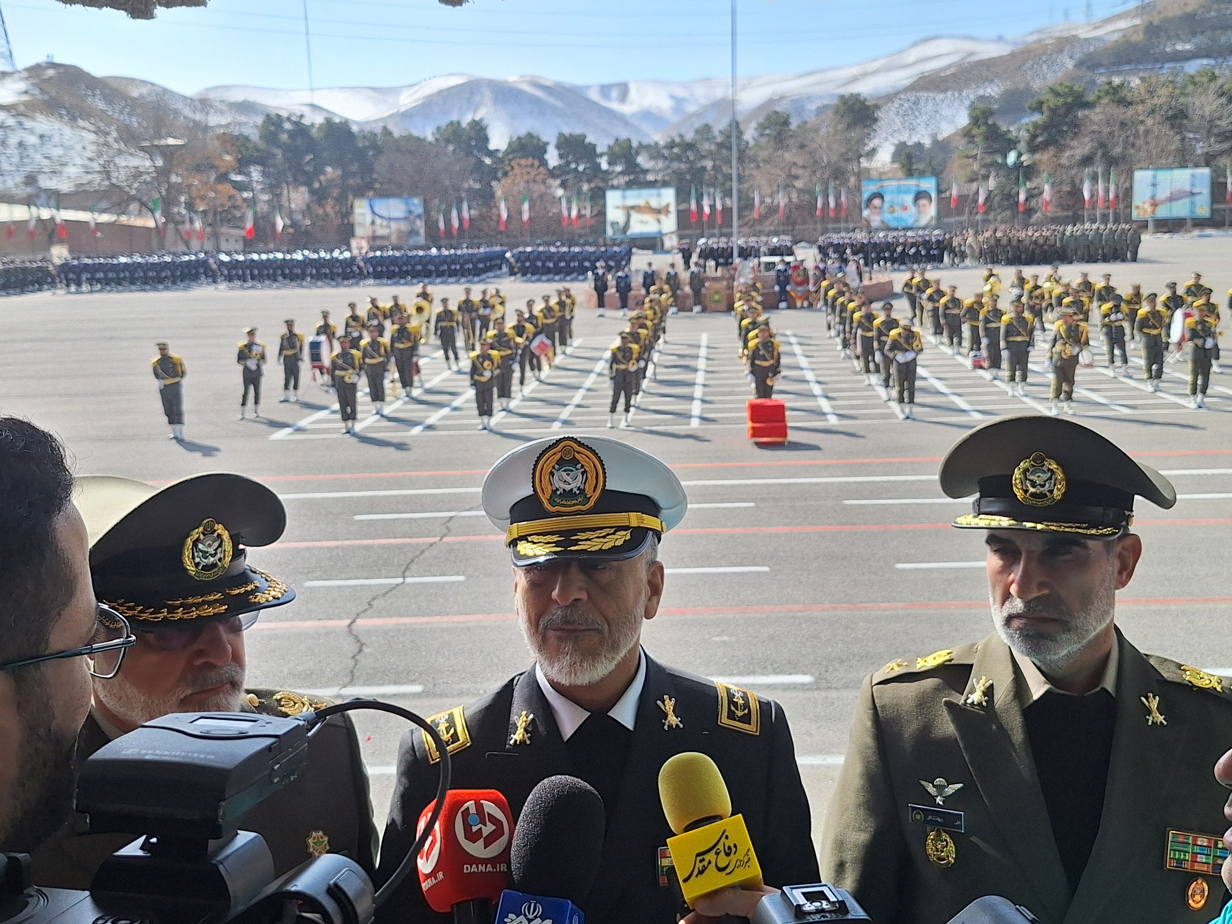 درجه‌داران تازه‌نفس، همانند «خون جدید» در رگ‌های ارتش جریان پیدا می‌کنند/ پشتیبانی مردمی پشتوانه اصلی نیروهای مسلح است
