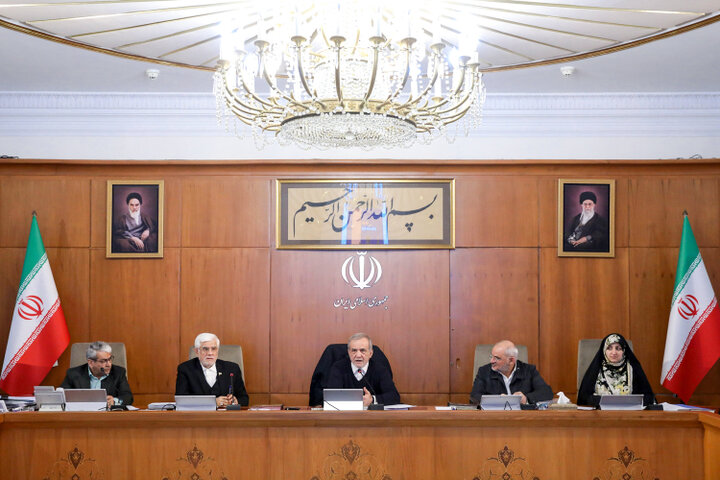 عیدی کارکنان دولت با تصویب هیئت دولت ۱۰ میلیون تومان شد