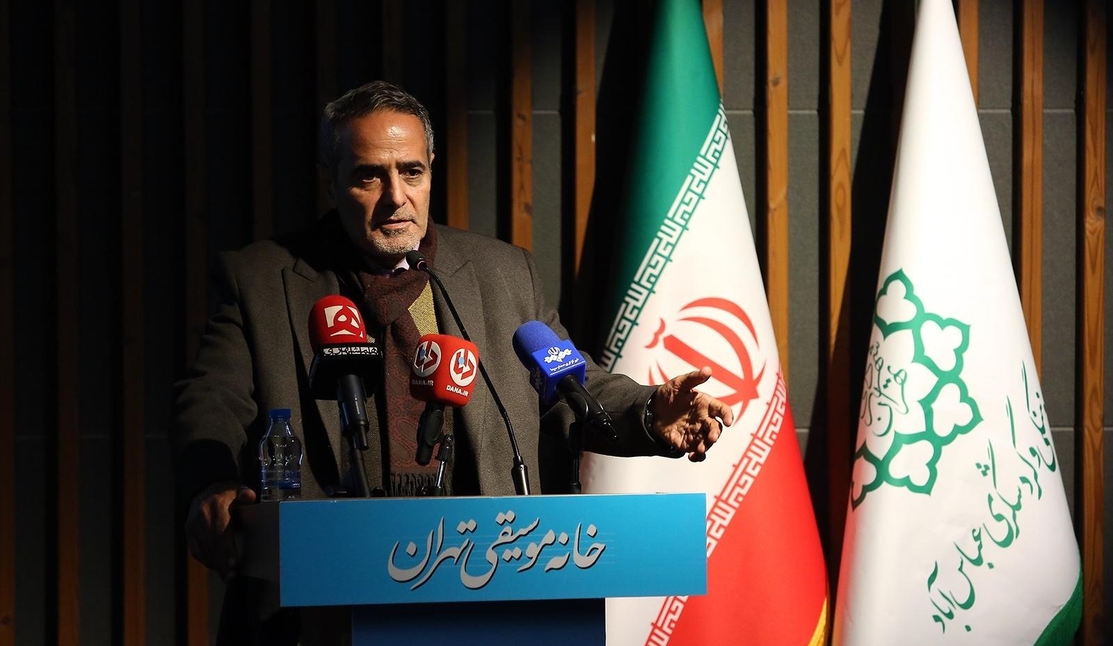 هنر؛ بازوی قوی سیاست و اقتصاد است