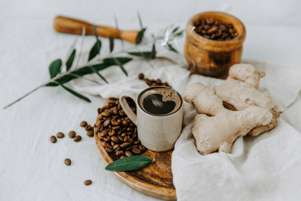 طرز تهیه قهوه زنجبیلی یمنی (کیشر)؛ یک نوشیدنی گرم و انرژی‌بخش برای روزهای سرد