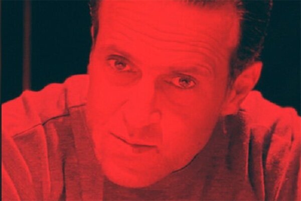 بی سوادها فریاد نمی زنند/ «علی کریمی» نماد عقده گشایی های یک بازنده!