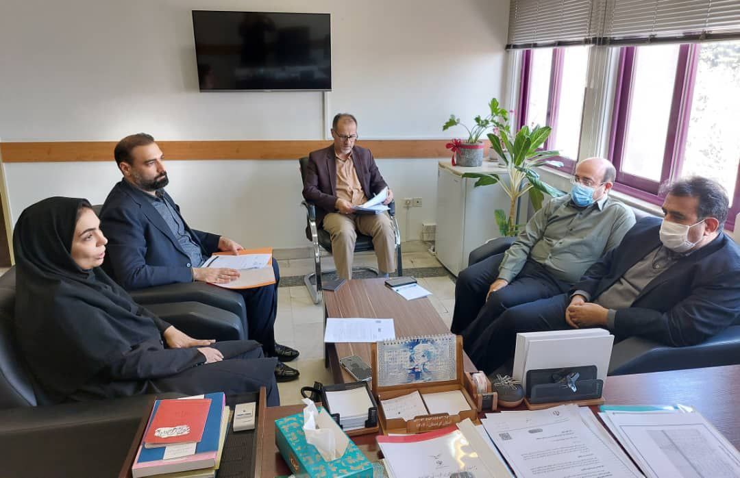 جلسه پریدر با امیاری برای تجهیز خانه‌های ورزش روستایی به شطرنج