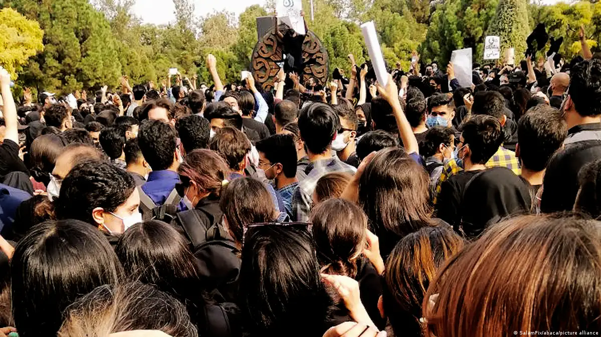 التهاب دانشگاه ها؛ دستپخت شاگرد «منتظری» برای کشور/ بازگشایی دانشگاه ها 40 روز پس از حوادث دی با چه انگیزی ای اتفاق افتاد؟!