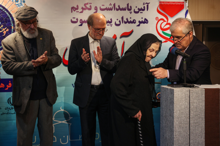 داریوش ارجمند: مردم ما، حیرت آقای قمارباز را برانگیختند/ هنرمندان واسطه کشف حقیقت هستند