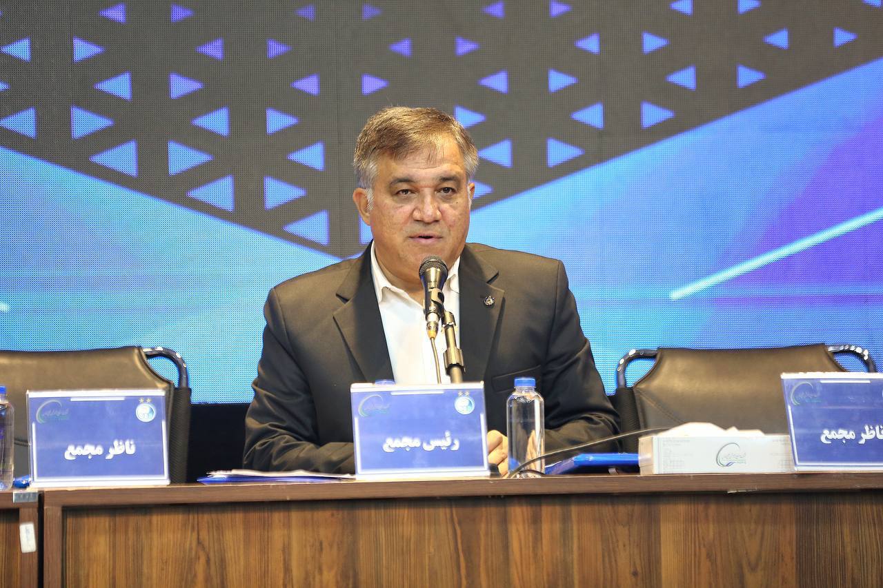 تاجرنیا: برخی بازیکنان با فشار فضای هواداری جذب شدند/ امضایم پای برگه قرارداد ساپینتو هست اما...