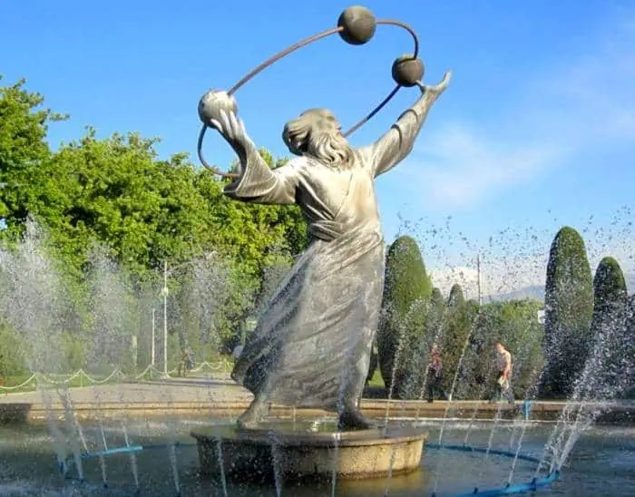 خیام؛ ابر مردی که مرزهای نجوم و جغرافیا را درنوردید