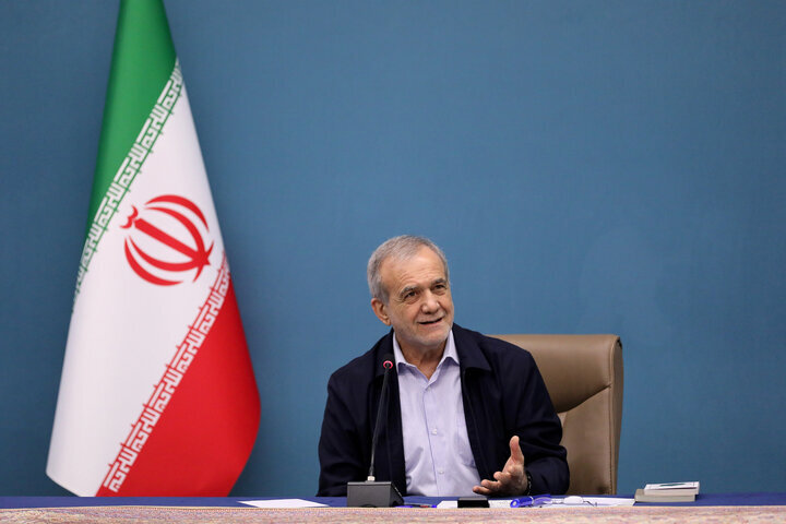 پزشکیان: دولت با همه توان در کنار تولیدکنندگان بخش کشاورزی ایستاده است
