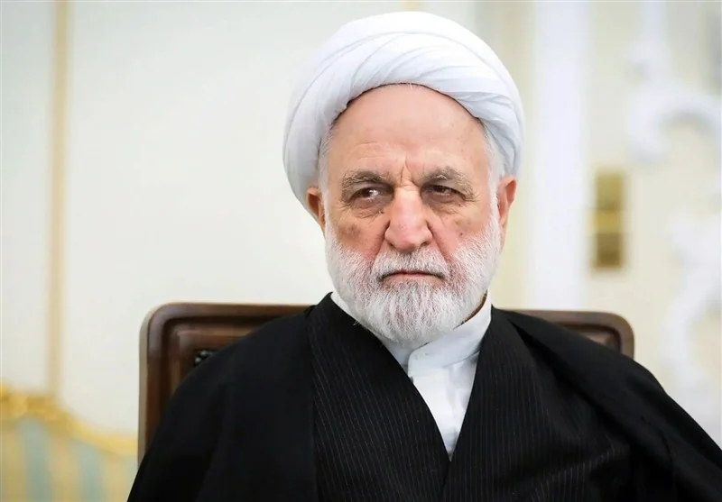اژه‌ای:نکند آنجا که امر ولی‌فقیه را قبول نداریم، جور دیگری رفتار کنیم