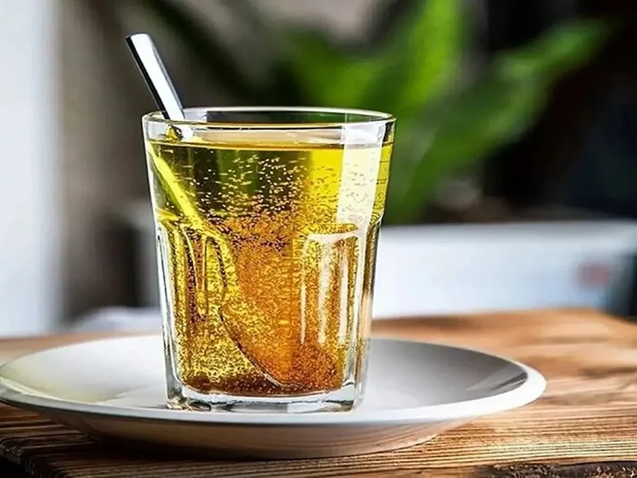 طرز تهیه شربت سنتی خاکشیر و تخم شربتی؛ نوشیدنی که در روزهای گرم توصیه می‌شود