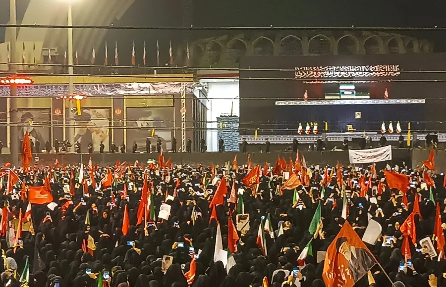 دومین روز وداع با امام شهید امت؛ خروش عاشقان در مصلی ادامه دارد