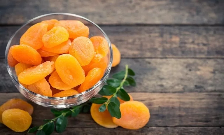 ۷ خاصیت طلایی برگه زردآلو برای کودکان؛ از تقویت مغز تا درمان یبوست