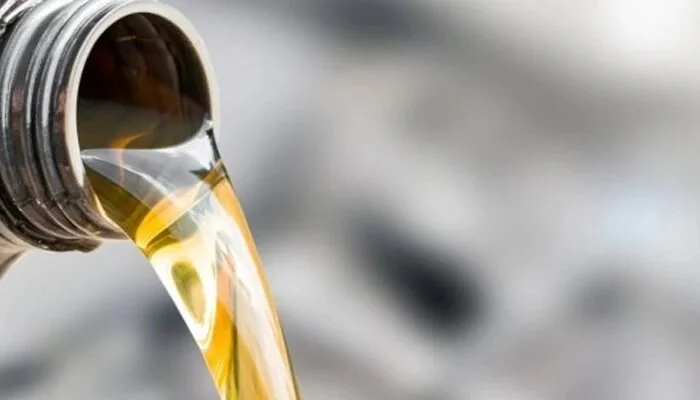 راهنمای جامع رنگ روغن فرمان؛ علت تغییر رنگ روغن هیدرولیک فرمان چیست؟ 