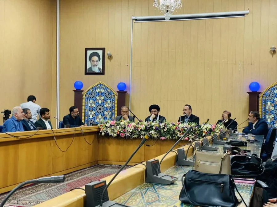 برگزاری نشست صمیمی قاریان قرآن کریم زنجان با حضور مدیران رادیو قرآن