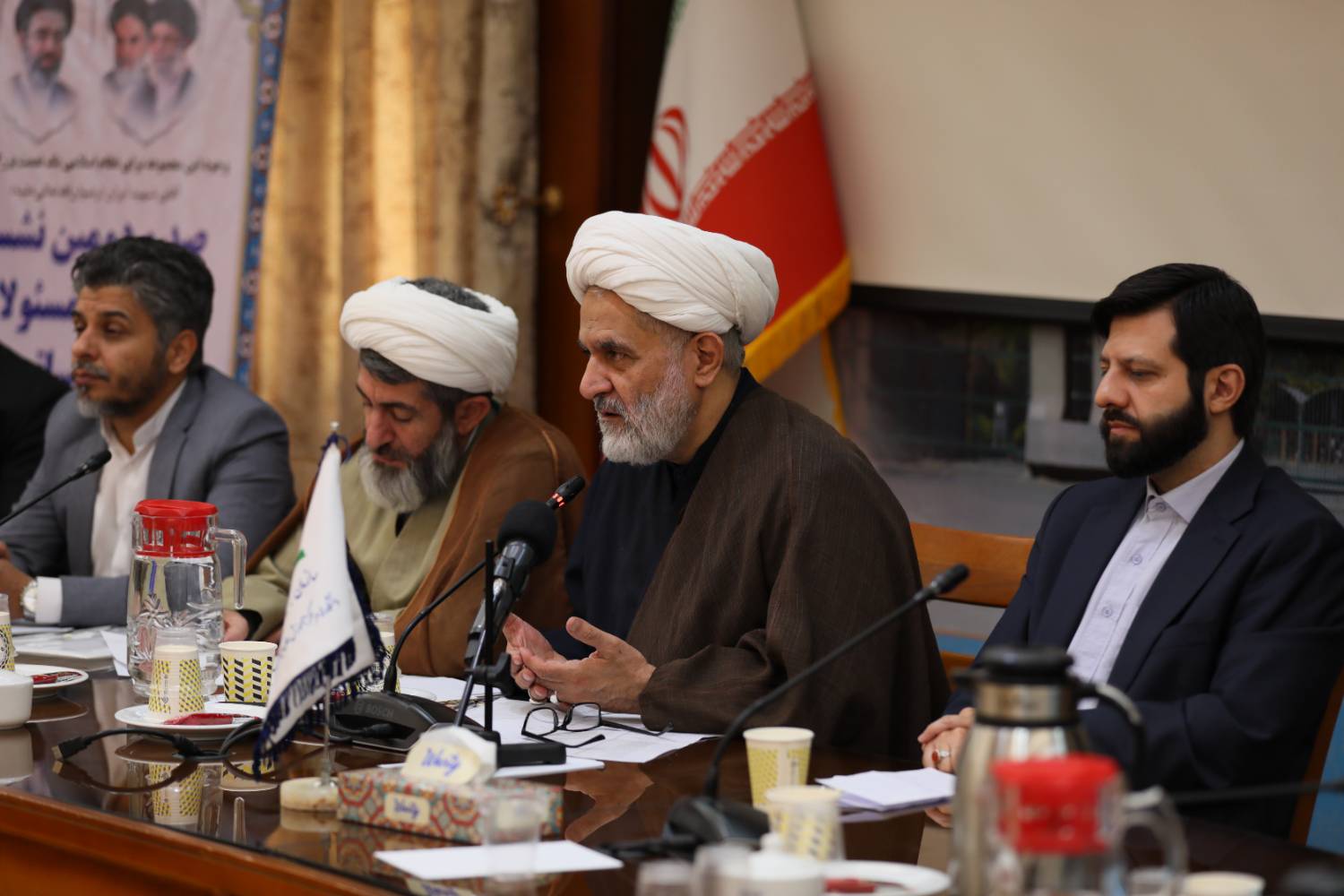 طائب: هر استاد، یک بسیجی/ صد و دومین نشست؛ از «برنامه‌محوری» تا «اثربخشی»