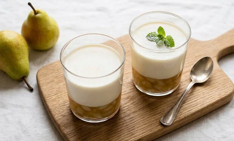 آموزش گام‌به‌گام پاناکوتای گلابی؛ دسری متفاوت برای مهمانی ها