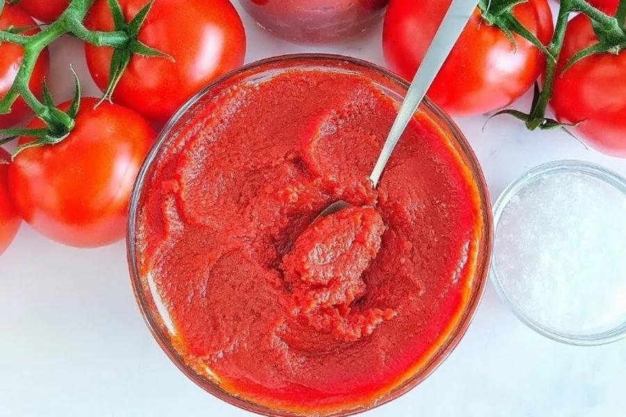 خواص رب گوجه فرنگی خانگی؛ فواید، مضرات و ارزش غذایی