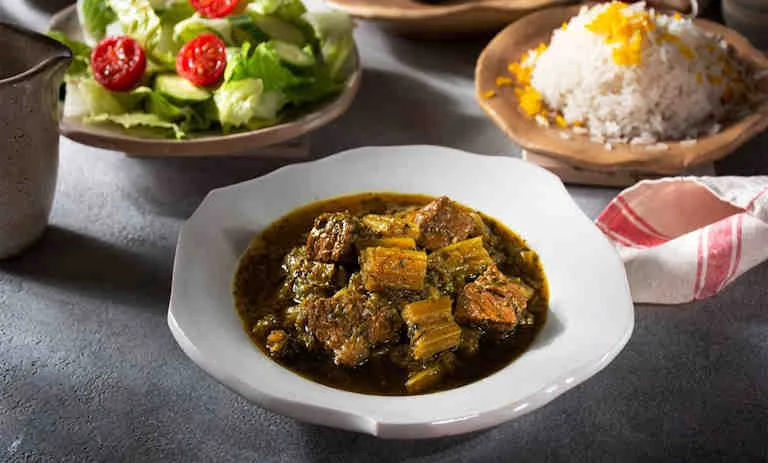  طرز تهیه خورشت کرفس مجلسی+نکات طلایی برای طعم بی‌نظیر