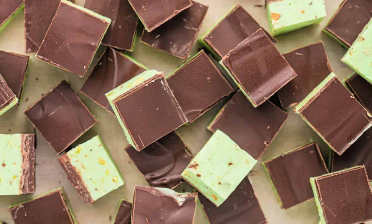 طرز تهیه فاج پسته؛ دسر فرانسوی فوری و خوشمزه با ۵ ماده اولیه ساده