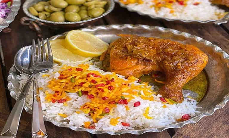 فوت‌وفن‌های طرز تهیه مرغ مشهدی زعفرانی مجلسی