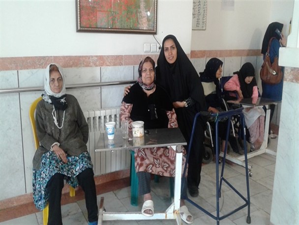 شرمنده میکند فرزند را ؛ دعای خیر مادر در کنج خانه سالمندان