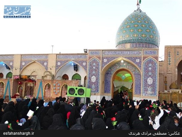 جشن میلاد فاطمه زهرا(س) در آستان مقدس امامزاده اسحاق(ع)/ تصاویر