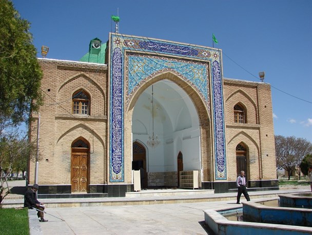 فراخوان خادمین افتخاری آستانه مقدس امامزاده حمزه رضا(ع) شهر زیارت