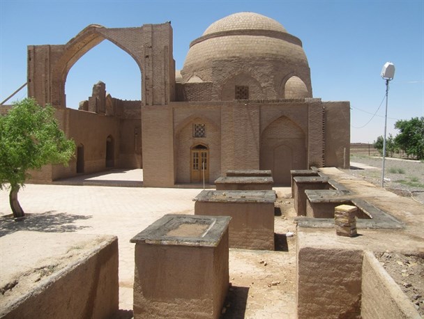 رشتخوار ظرفیت بسیار بالایی در حوزه گردشگری دارد