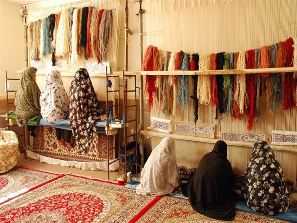 پرداخت بیش از 4 میلیارد ریال تسهیلات خوداشتغالی به مشترکین طرح های قالیبافی