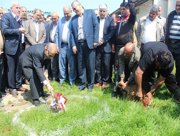 کلنگ ساخت مدرسه شهید برزگر بادله به زمین زده شد