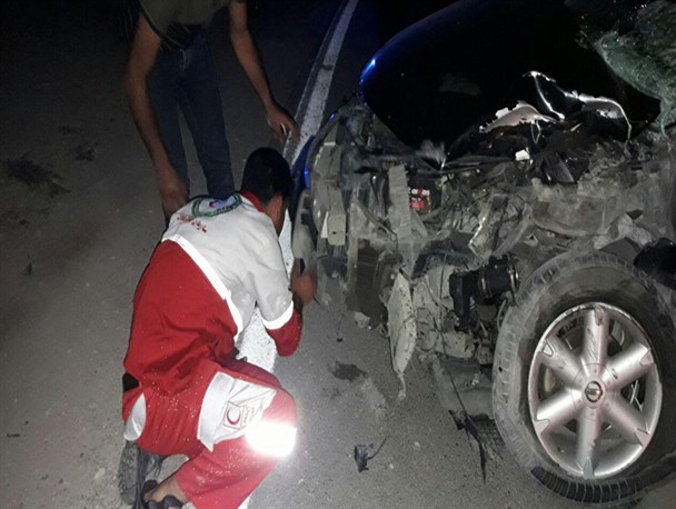 تصادف سانتافه با تریلی حمل سوخت در جاده قیر به خنج + عکس