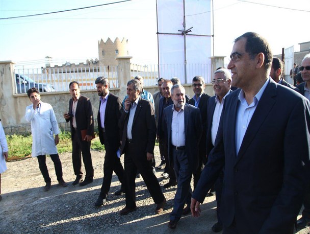 توسلی: دانش‌آموزان از گرسنگی فقر در مدرسه غش می‌کنند / سروش: فقط اسم تهران بزرگ است