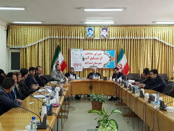 آب دشت اسدآباد بحرانی شد/در فعالیت ترویجی کشاورزی ضعیف عمل کردیم/قدر خبرنگاران اسدآباد را بدانید/هندوانه کیلو 800 یک فاجعه است