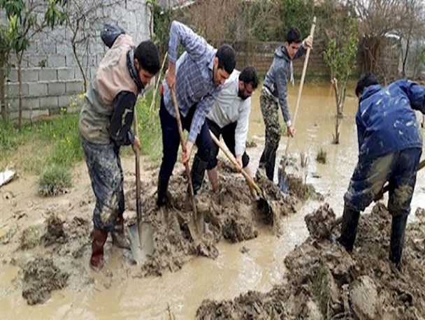 روایتی از ایثار و همدلی گروه های جهادی در پلدختر/کمک هایی به رنگ مهربانی
