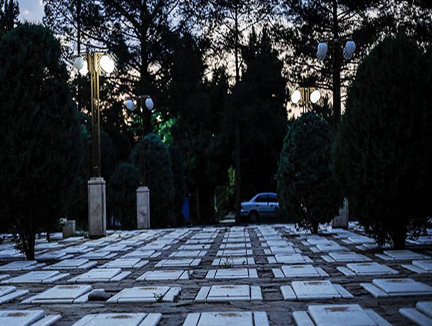 تدفین متوفیان کرونایی در محل مدنظر خانواده ها انجام نمی شود/ دفن در روستاها با حضور ناظرین بهداشت صورت می گیرد