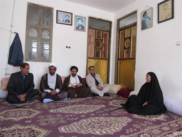 دیدار مسئولان شهرستان لنده از خانواده های معظم شهدا+عکس