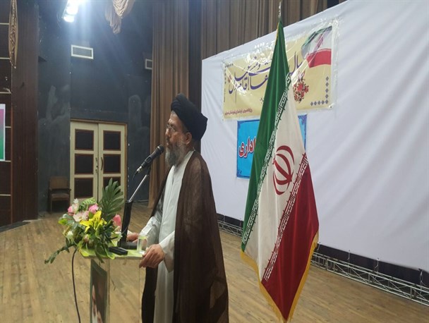 دستگاه های اجرایی باید از صنعتگران حمایت جدی بعمل آورند