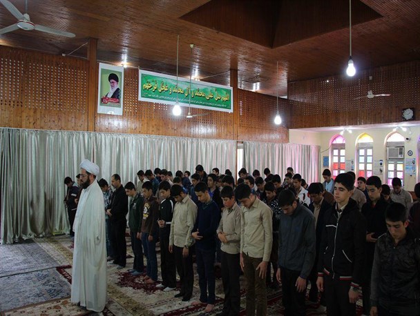 برگزاری مراسم جشن تکلیف دانش آموزی در اسالم تالش / تصاویر
