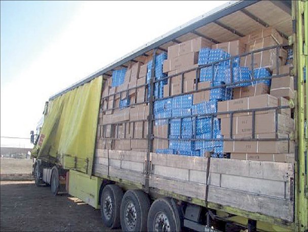 همکاری دست های پشت پرده با «قاچاقچیان سازمان‌ یافته بزرگ»/ رد پای کالای قاچاق در نابودی اقتصاد ملی