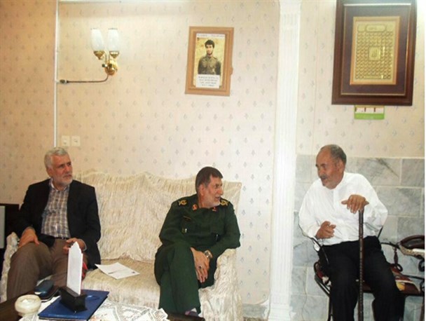 دیدار فرمانده سپاه استان البرز با خانواده ی شهدای پاسدار و جانباز فردیس/ تصاویر