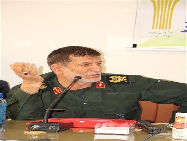 استاد و دانشجو باید به دنبال احقاق حق باشند و زیر بار ظلم نروند