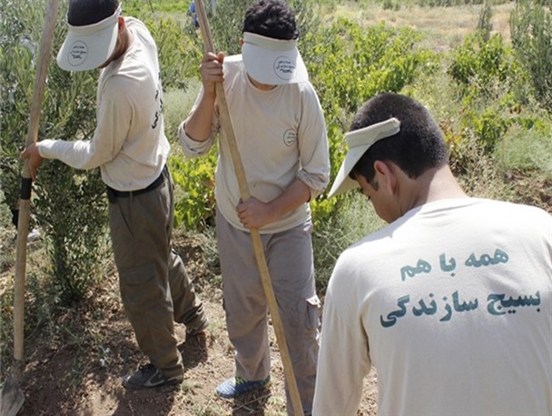 گامهای بلند بسیج سازندگی در راستای اقتصاد مقاومتی/ روستای تولید محور در دستور کار بسیج سازندگی است