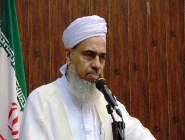 وحدت و همدلی و اطاعت از رهبری آسیب ها را از بین می برد