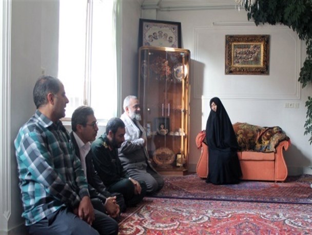 دیدار سردارنقدی از خانواده شهید شهریاری در زنجان+تصاویر