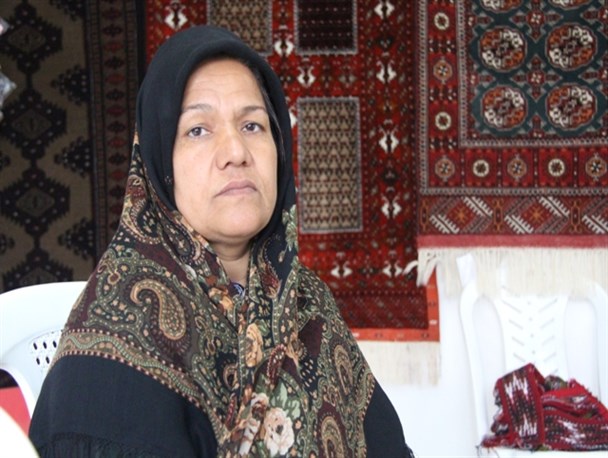 فروش قالی دستباف رونق گذشته را ندارد/ برخی بخاطر سود کم قالی بافی را کنار گذاشته اند