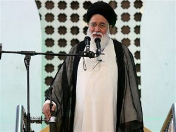 «ولنگاری فرهنگی» نتیجه جدی‌نگرفتن مطالبات رهبری است/ برای اقتصاد مقاومتی یک قدم برداشته نشده است/ نمایندگان مجلس از هر جناحی هستند به دنبال نسخه پوسیده غربی نروند