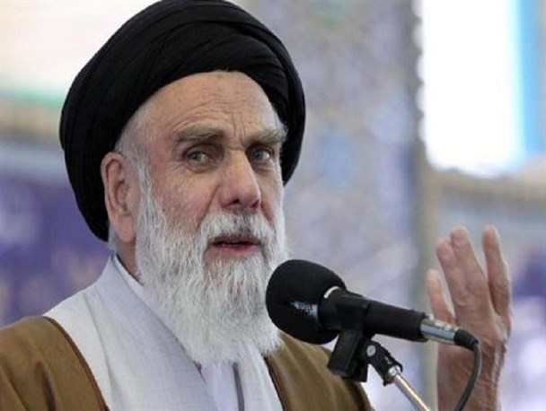 تازمانی که ملت در صحنه و گوش به فرمان رهبری باشند دشمن هیچ غلطی نمی تواند بکند